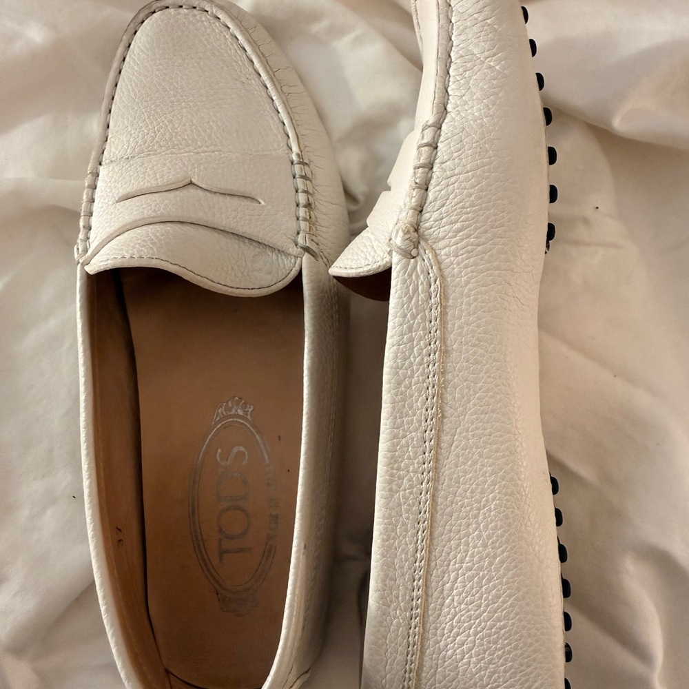 Tod's White Leather Gominno Driving Shoes - Picture 3 of 9